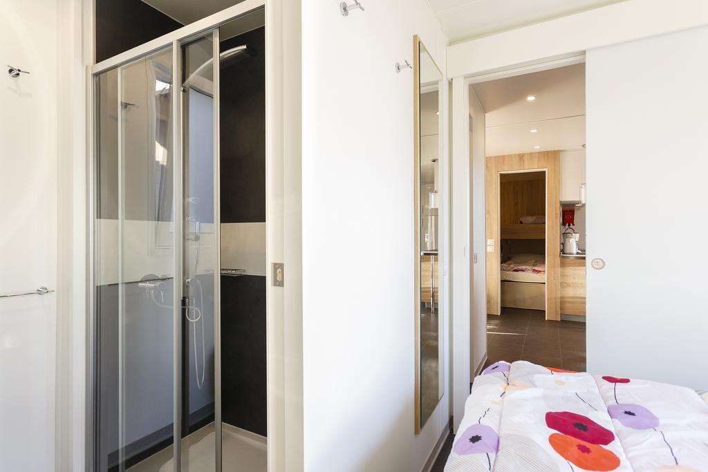 Mobile Homes Premium Vista Mare Park Umag By Camp4You Bagian luar foto