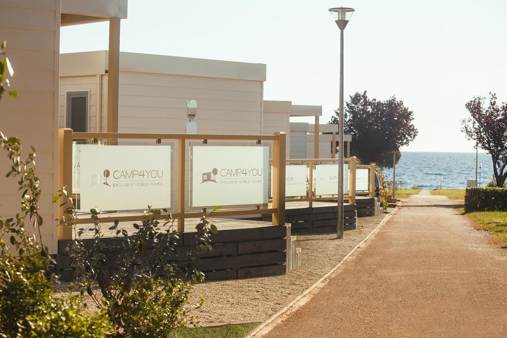 Mobile Homes Premium Vista Mare Park Umag By Camp4You Bagian luar foto