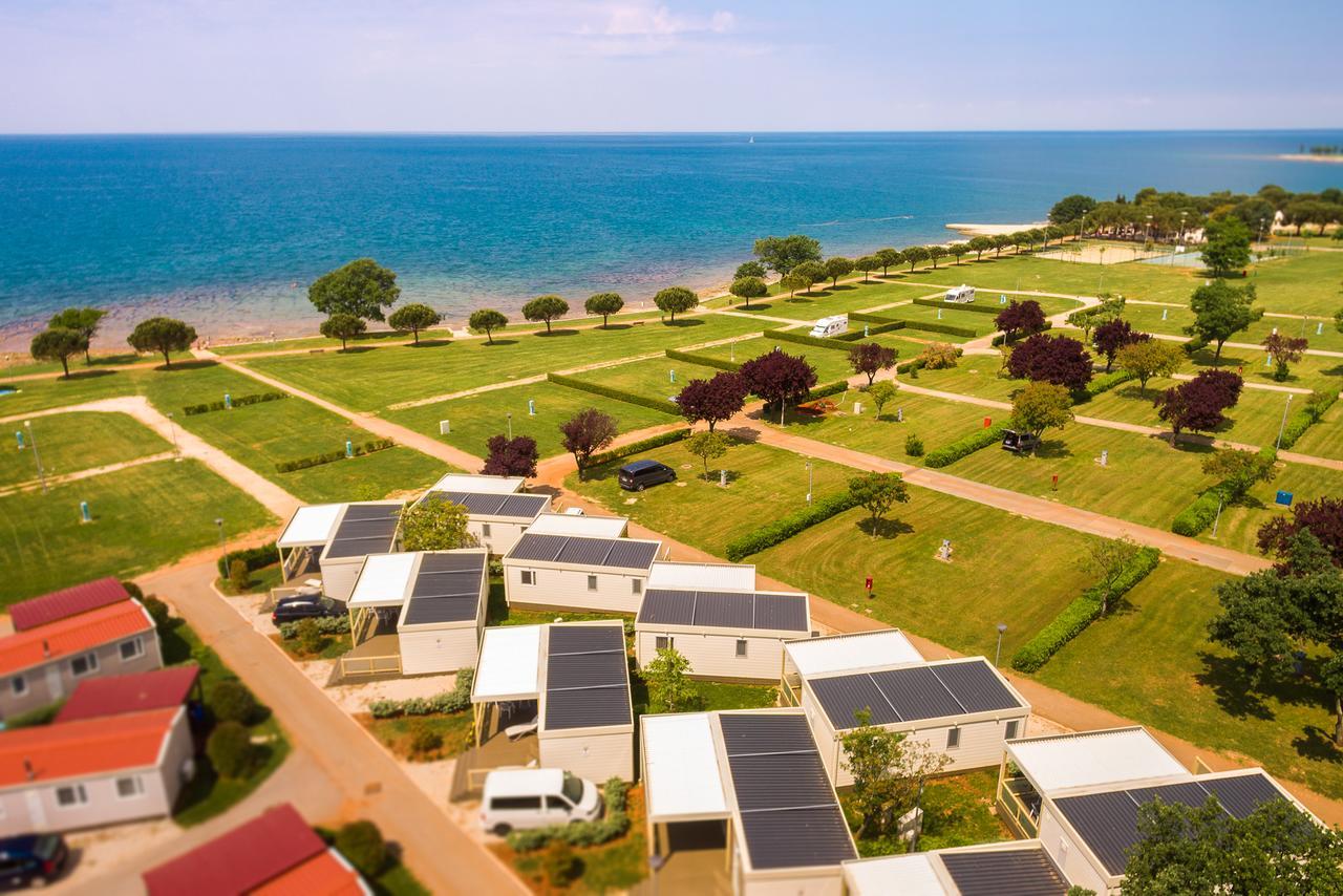 Mobile Homes Premium Vista Mare Park Umag By Camp4You Bagian luar foto